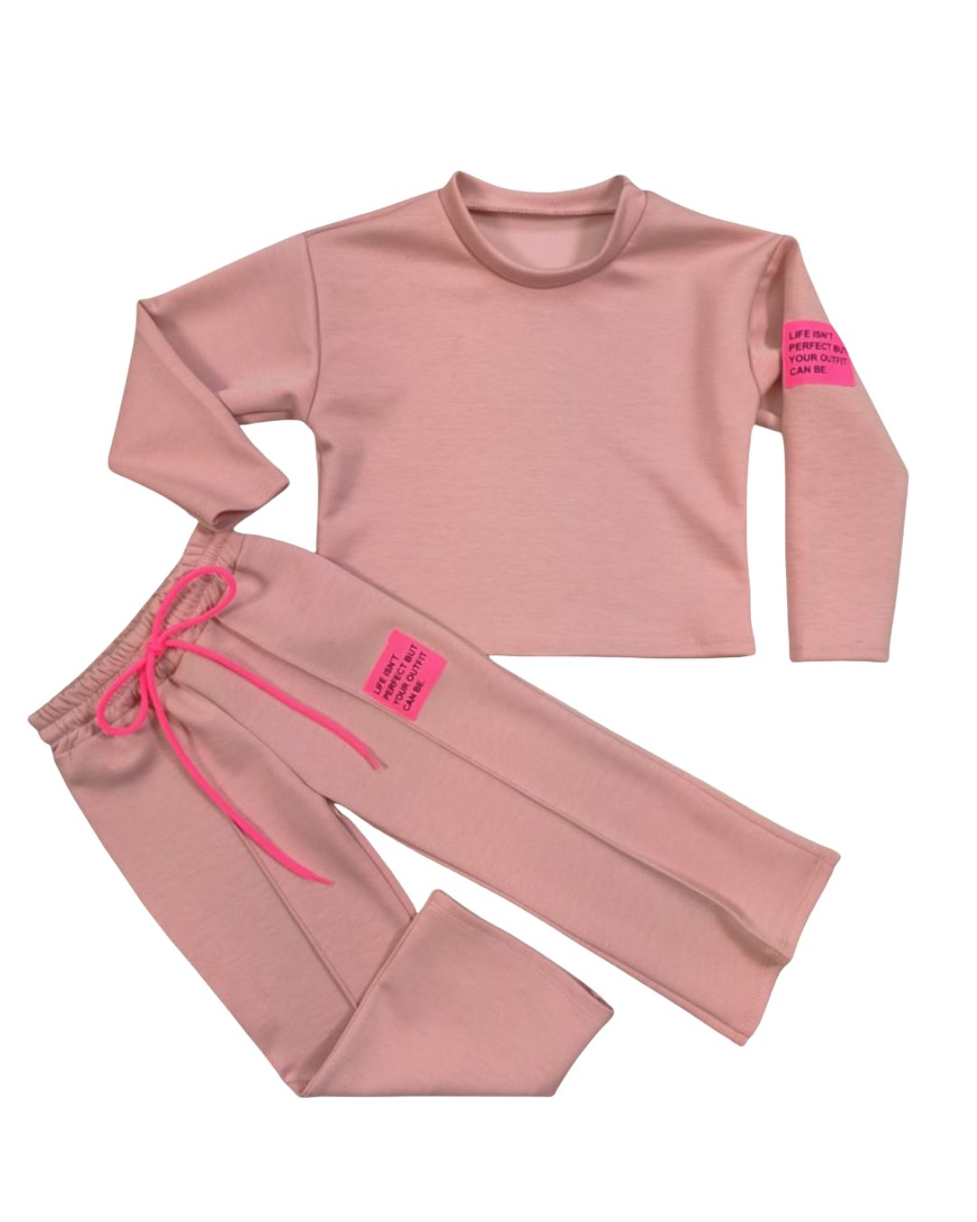 2-delige kinderoutfits roze en beige met applicaties - comfortabele joggingsets met decoratieve roze labels en trekkoord details