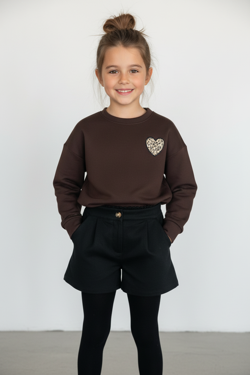 Donker bruine Trui Met Luipaardprint Hart front model