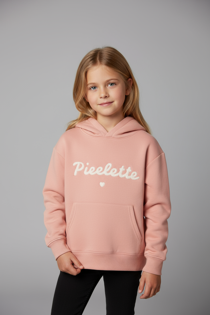 9-jarig meisje in roze Pickitie hoodie - fotostudio