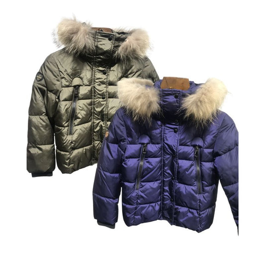 kinderjas met mooie bontkraag - Groen en Paars, elegante winterjas met getailleerde pasvorm, dubbele sluiting en warme capuchon. Luxe en comfort voor koude dagen. Voor een perfecte fit