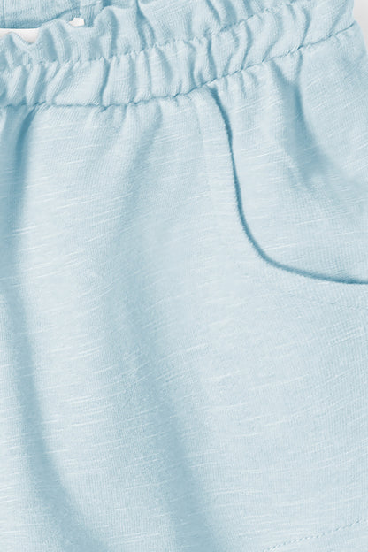 Comfy Short licht blauw - Zomerse korte broek voor meisjes close up